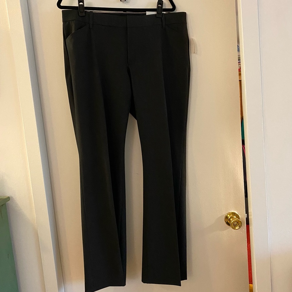 NWT Gap dark charcoal grey/black pants. Size 16 curvy style.